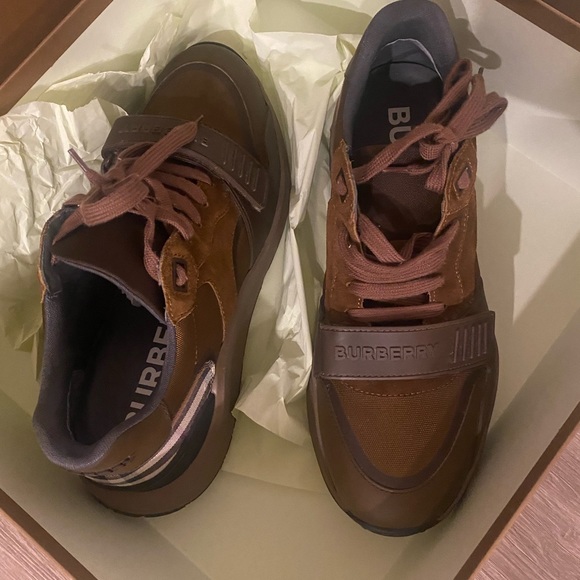 Burberry sneakers - Picture 4 of 10